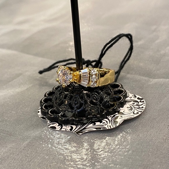 Gold Crystal Bow Tie Shaped Ring Sizes 7 & 8 - Picture 4 of 5